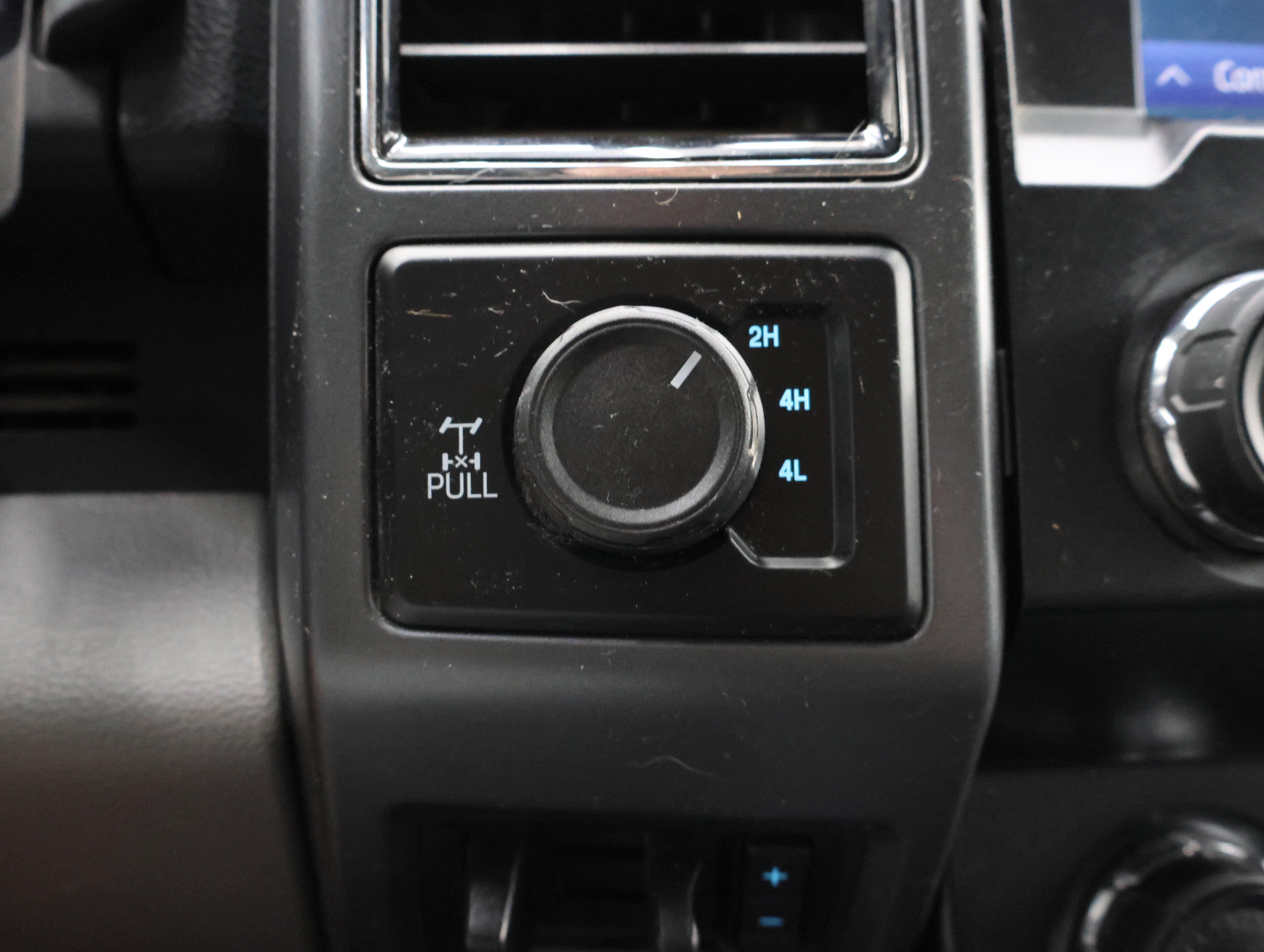 Used 2022 Oxford White Ford 4x4 Crew Cab XLT w/FX4: CREW-SHORT-XLT-6.7L DIESEL-FX4-NAVIGATION-4WD-1 OWNER image 44