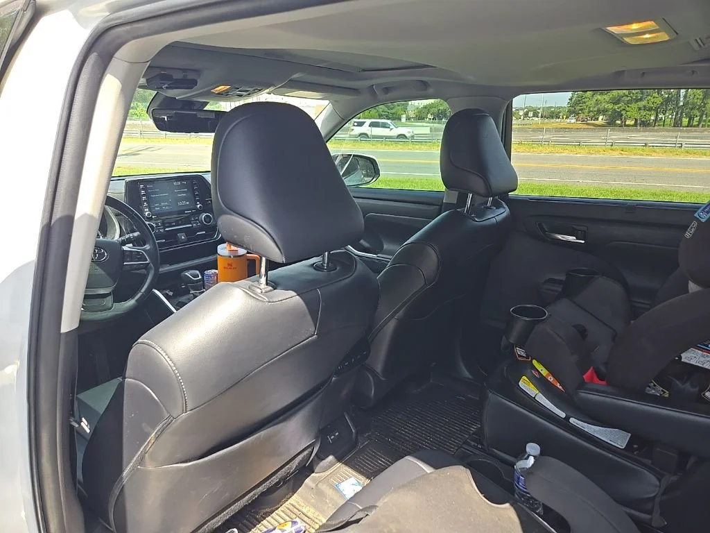Used 2022 Beige Toyota XLE image 9