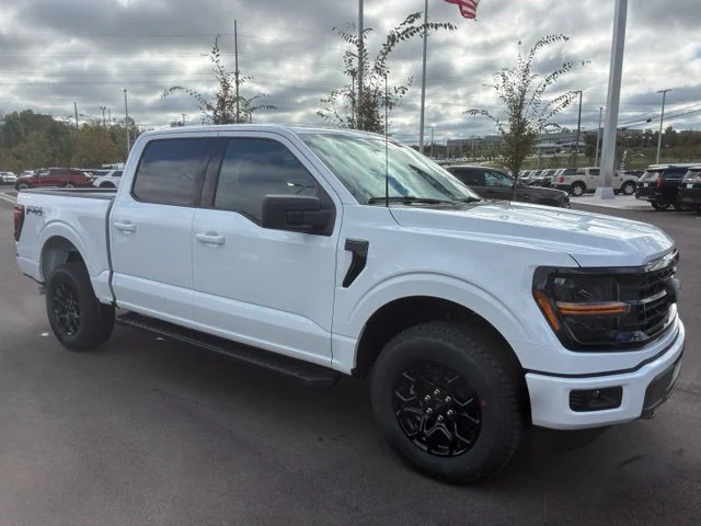 New 2026 Oxford White Ford XLT image 13