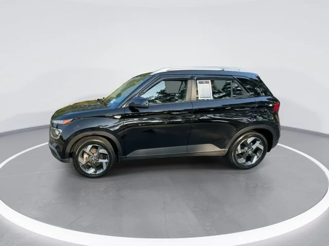 Used 2023 Black Hyundai SEL image 4