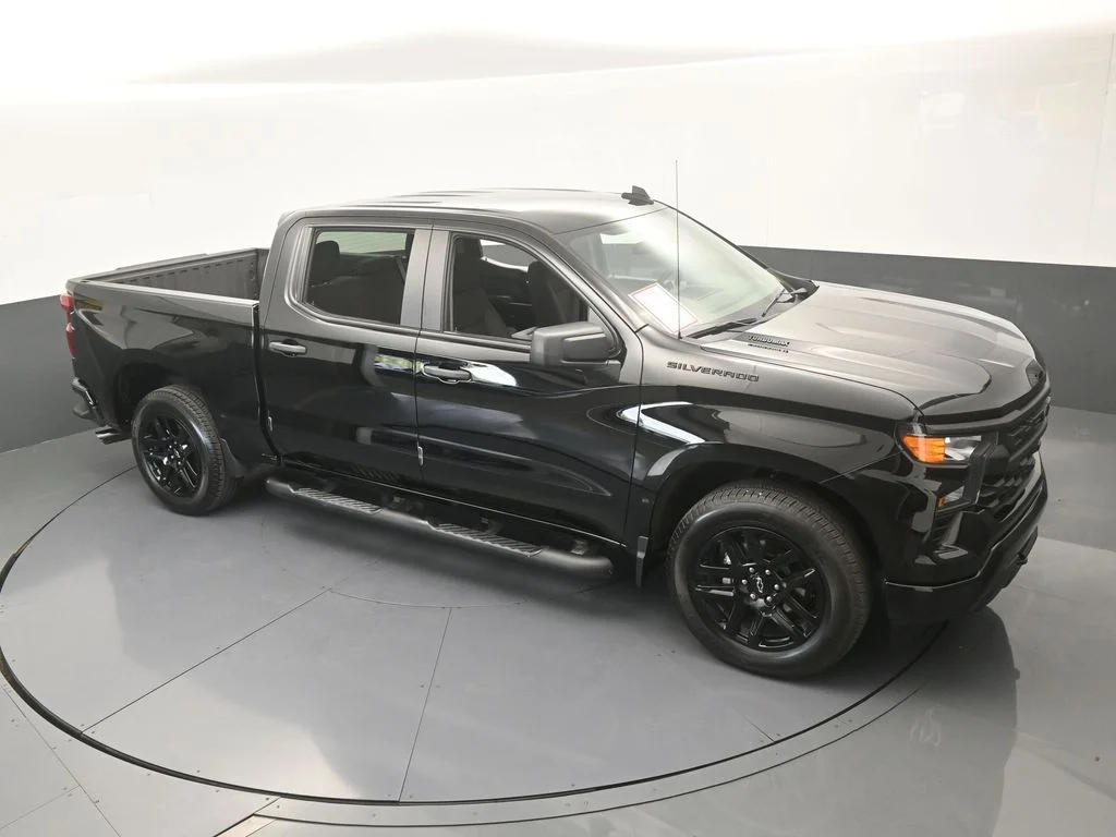 Used 2025 Black Chevrolet Custom image 55