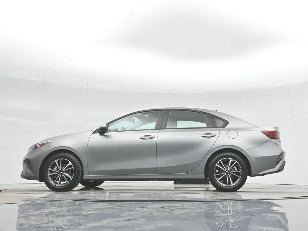 Used 2022 Gray Kia LXS image 46