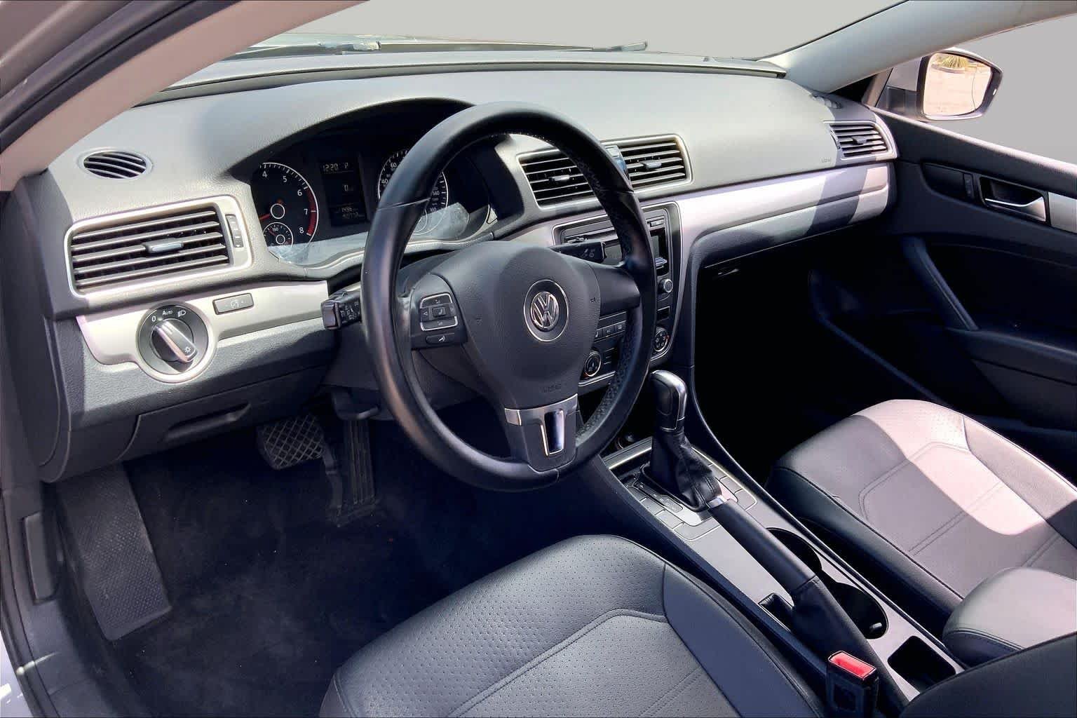 Used 2014 Reflex Silver Metallic Volkswagen S image 17