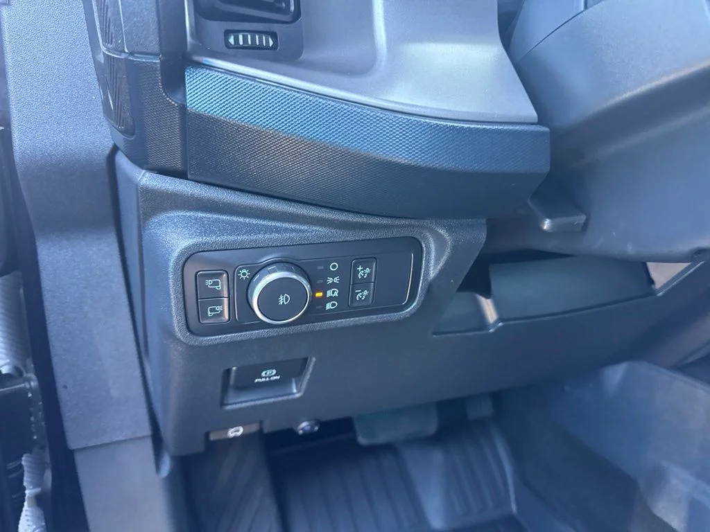 Used 2021 Blue Ford Outer Banks image 6