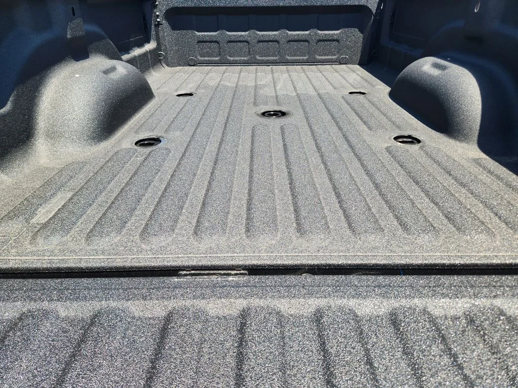 New 2026 Granite Crystal Metallic Clear-Coat Exterior Paint RAM Laramie image 23