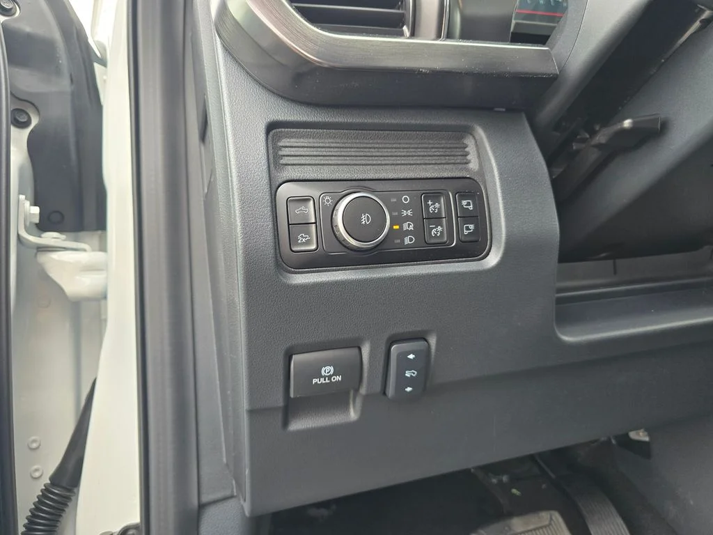 New 2026 Star White Metallic Tri-Coat Ford F-250® Lariat® image 22