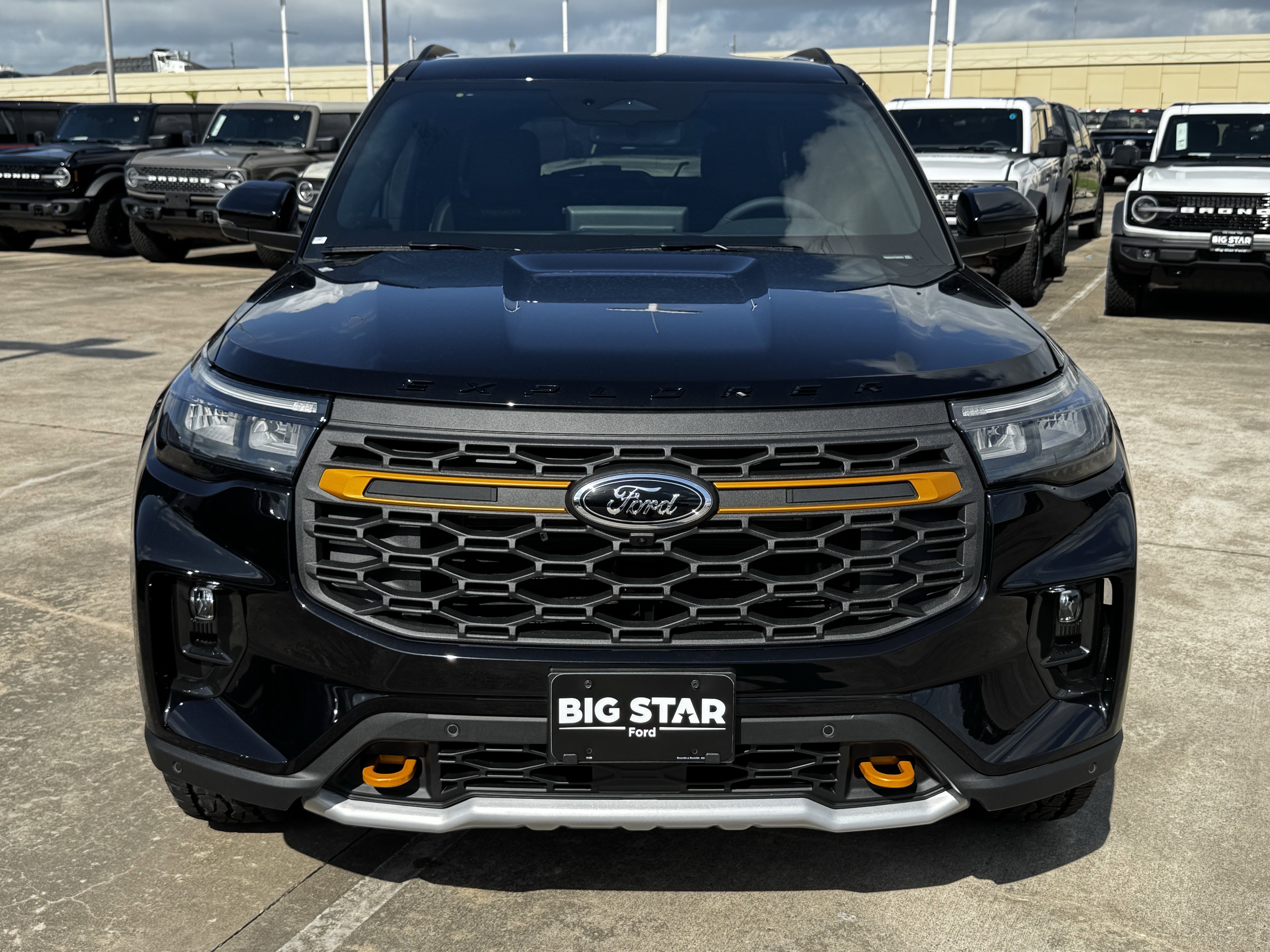 New 2026 Agate Black Metallic Ford Tremor image 3