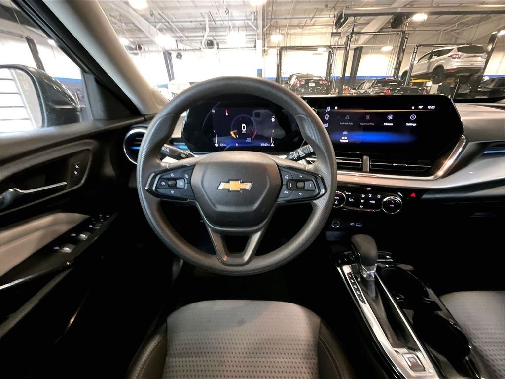 Used 2025 Gray Chevrolet LT image 18