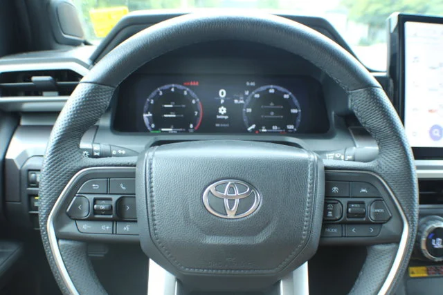 Used 2025 BROWN Toyota  image 9