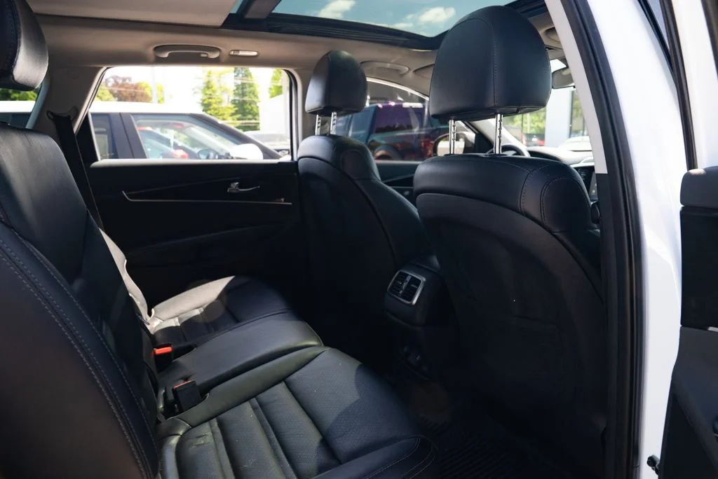 Used 2020 White Kia EX image 23