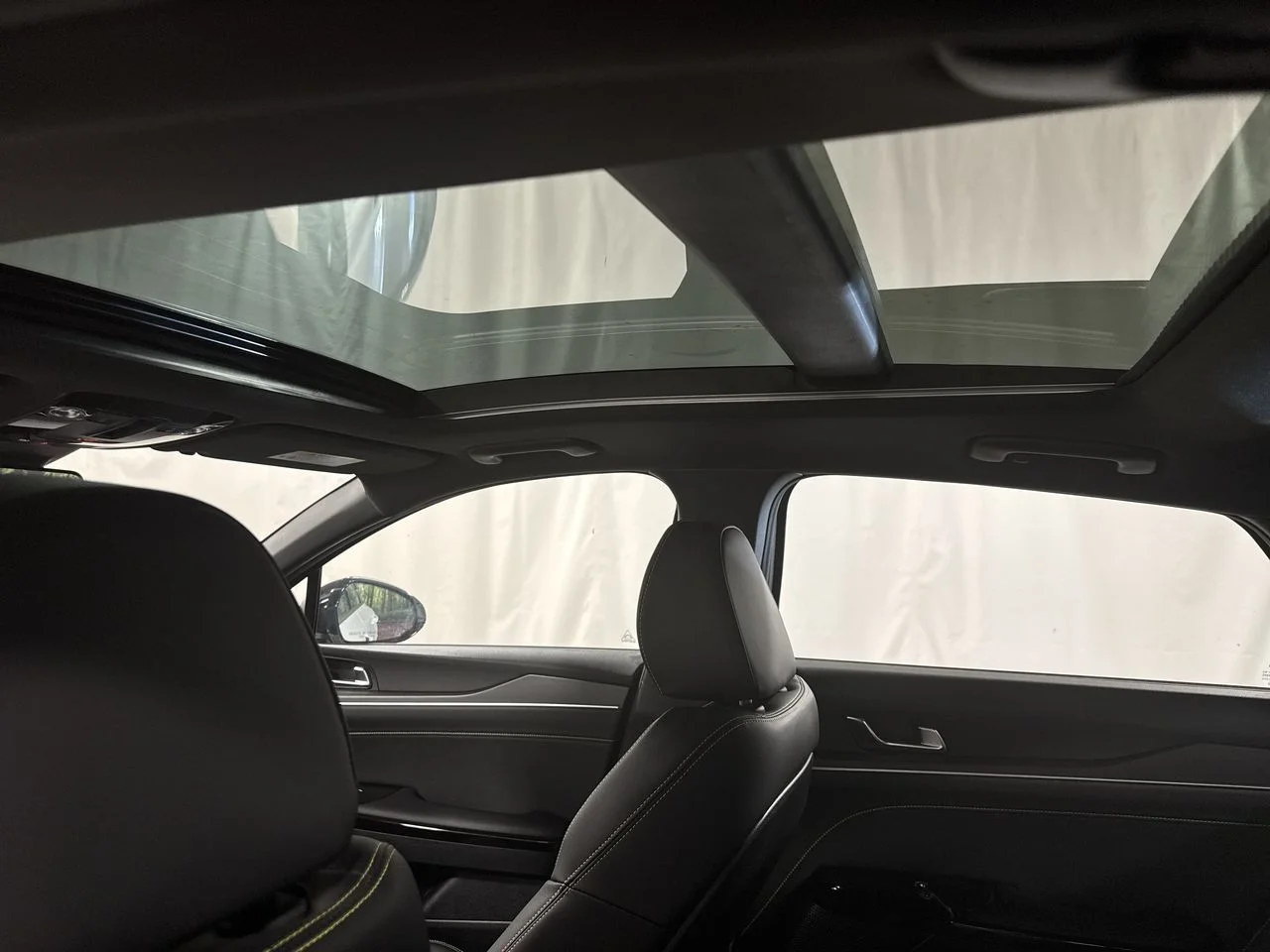 2026 Kia K5 GT - Photo 27