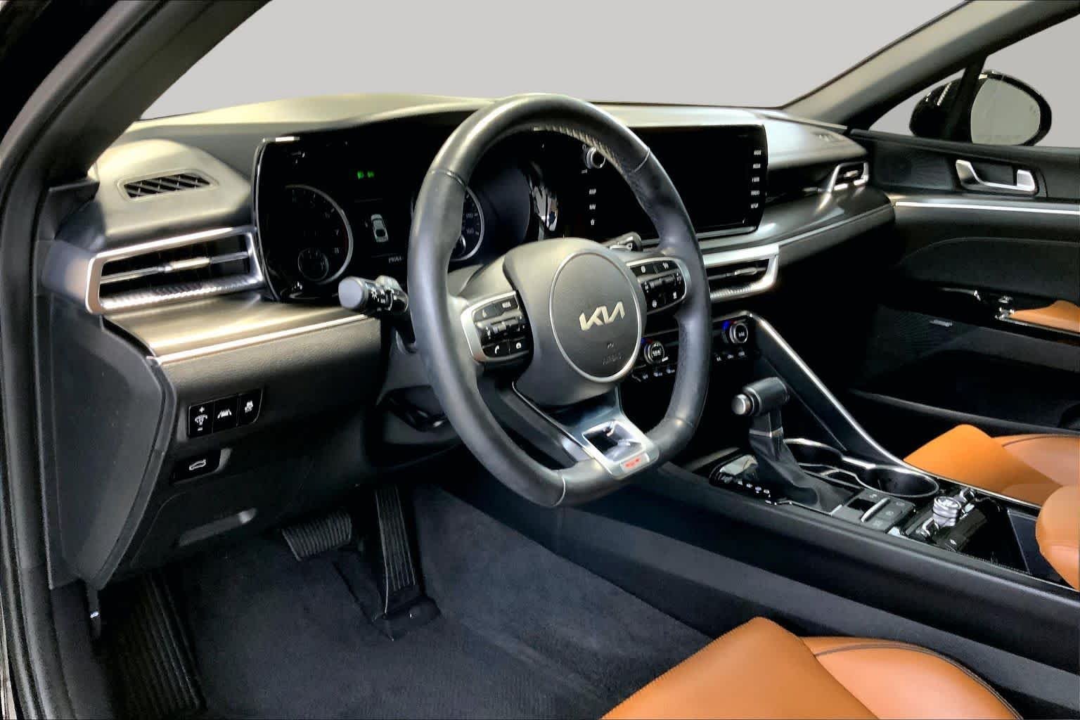 Used 2022 Ebony Black Kia GT image 16