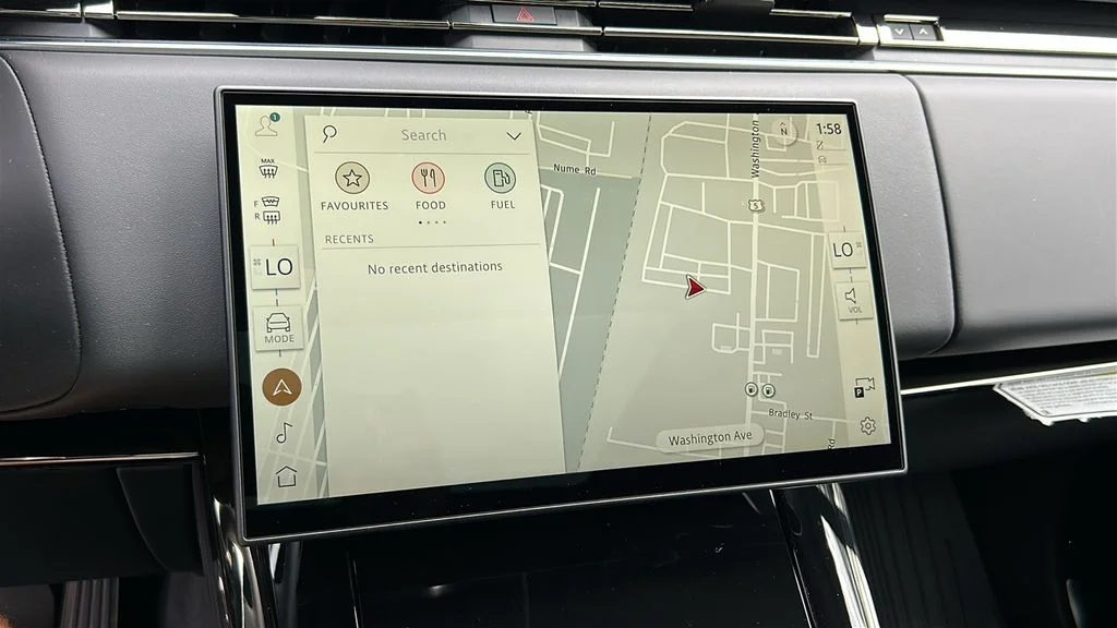 New 2027 Borasco Grey LAND ROVER Dynamic SE image 17