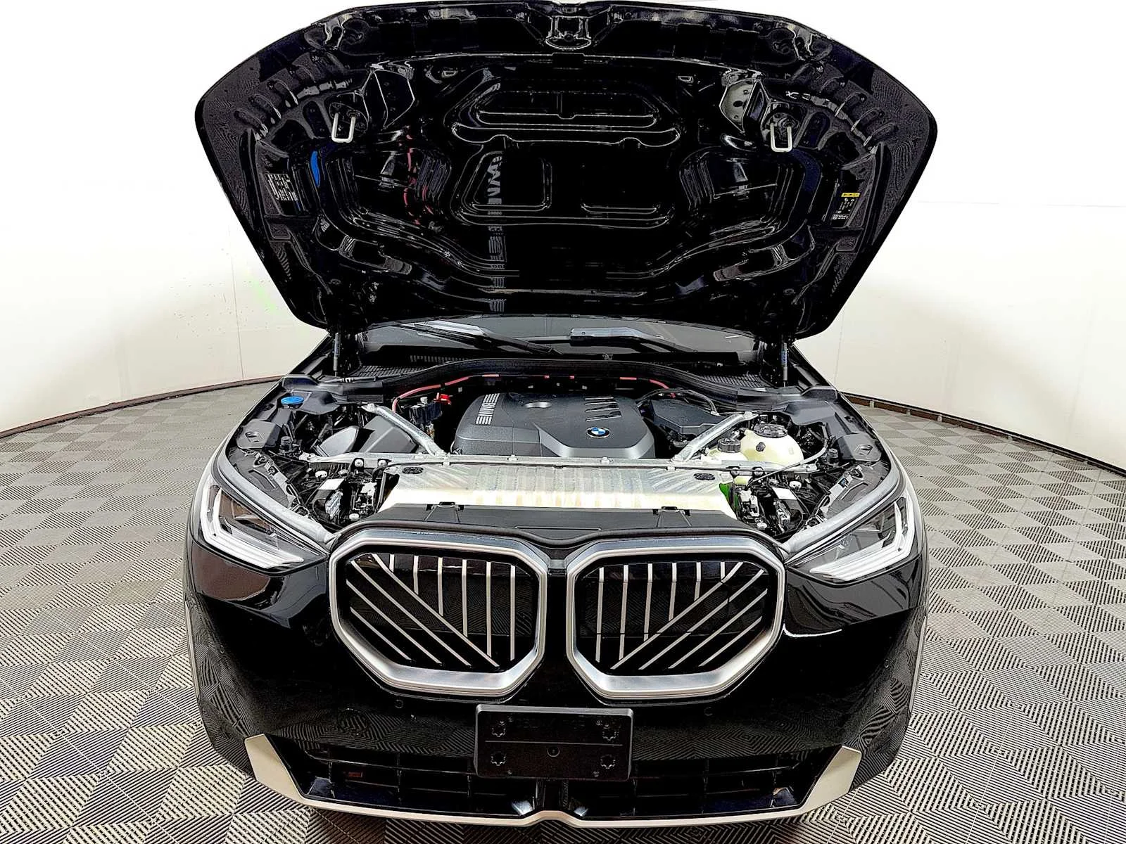 Used 2026 Black Sapphire Metallic BMW 30 xDrive image 31