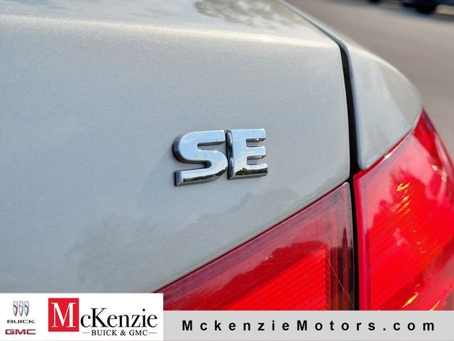 Used 2013 Silver Volkswagen SE image 28