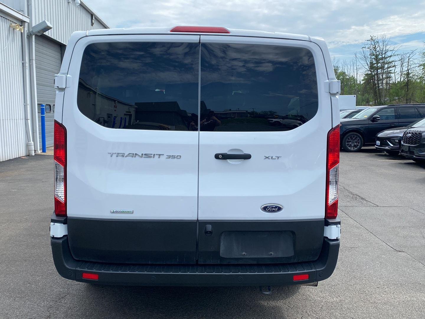Used 2023 Oxford White Ford 350 XLT image 6
