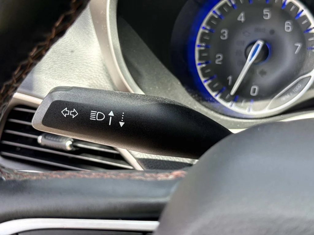 Used 2018 White Chrysler Touring L image 38
