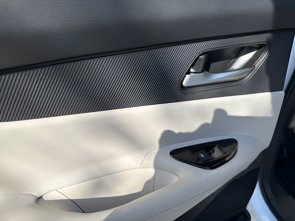 New 2026 White Nissan SL image 21