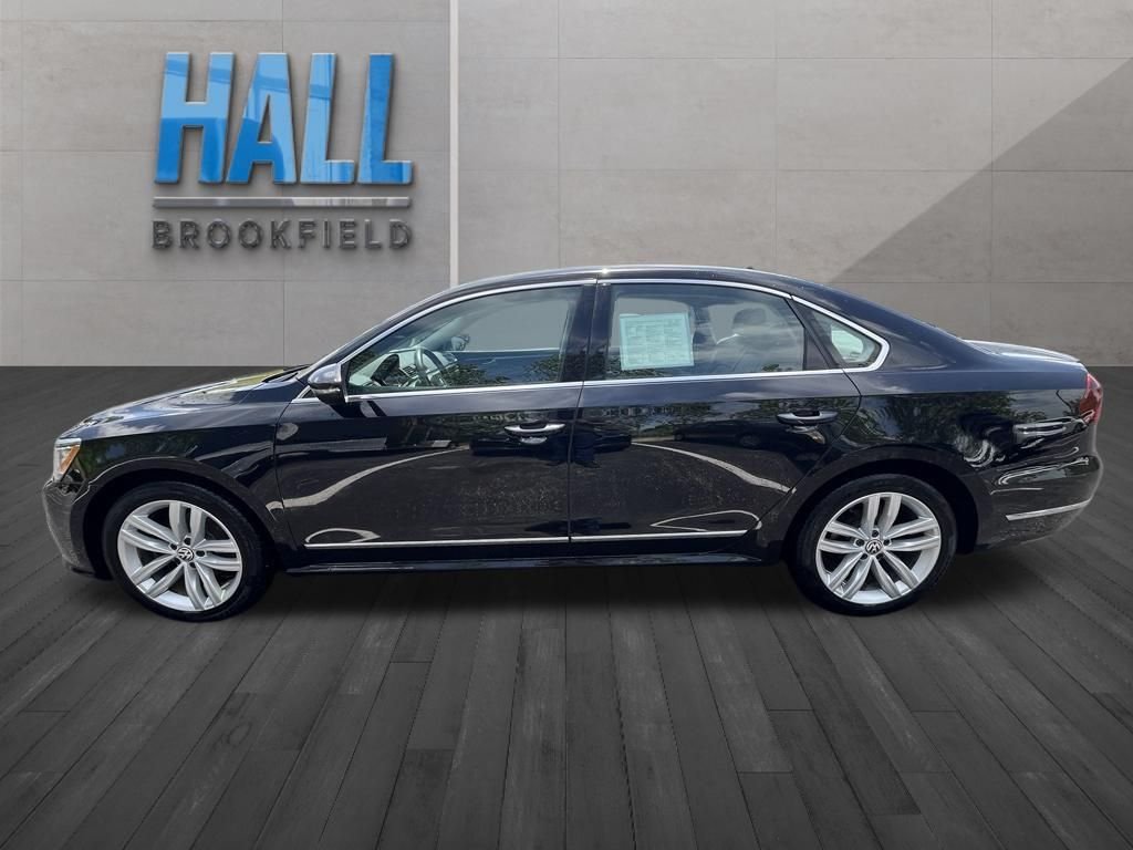 Used 2018 Black Volkswagen 2.0T SEL Premium image 2