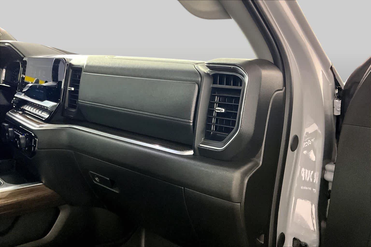 Used 2025 Slate Gray Metallic Chevrolet RST image 17