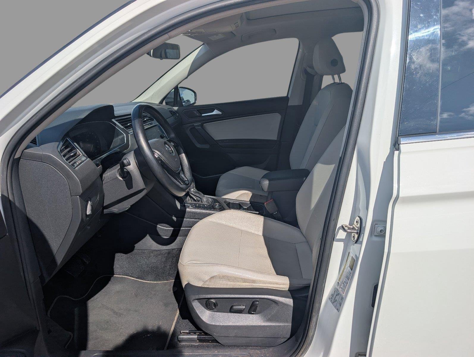Used 2019 Pure White Volkswagen SEL image 12