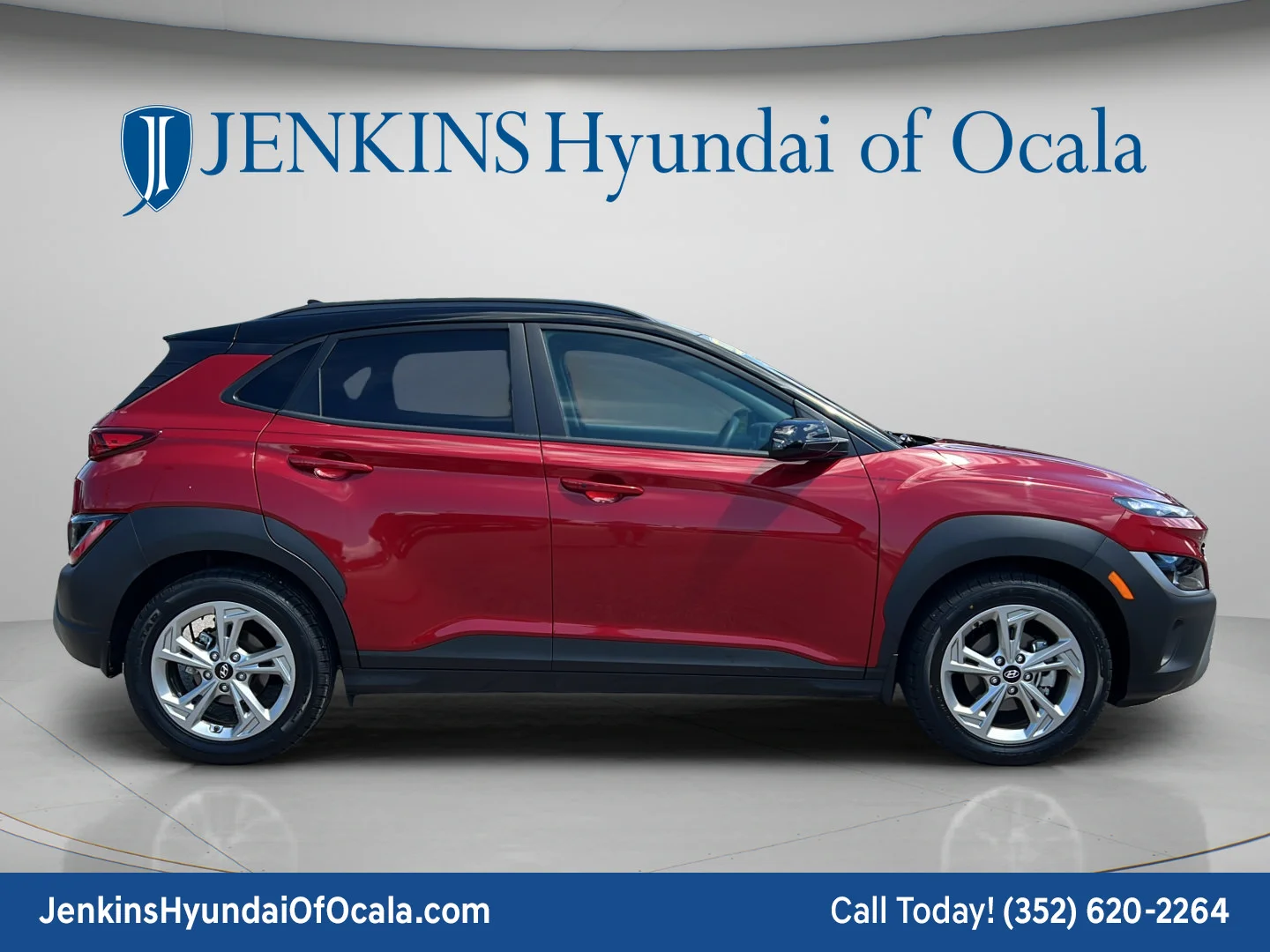Used 2023 Pulse Red w/Black Roof Hyundai SEL image 2