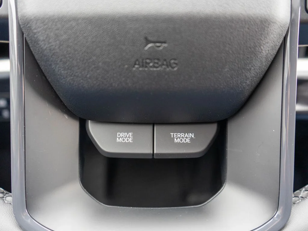 New 2027 Glacial White Pearl Kia S image 24