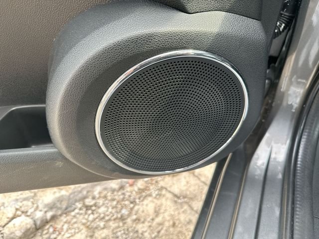Used 2015  Honda Base image 24