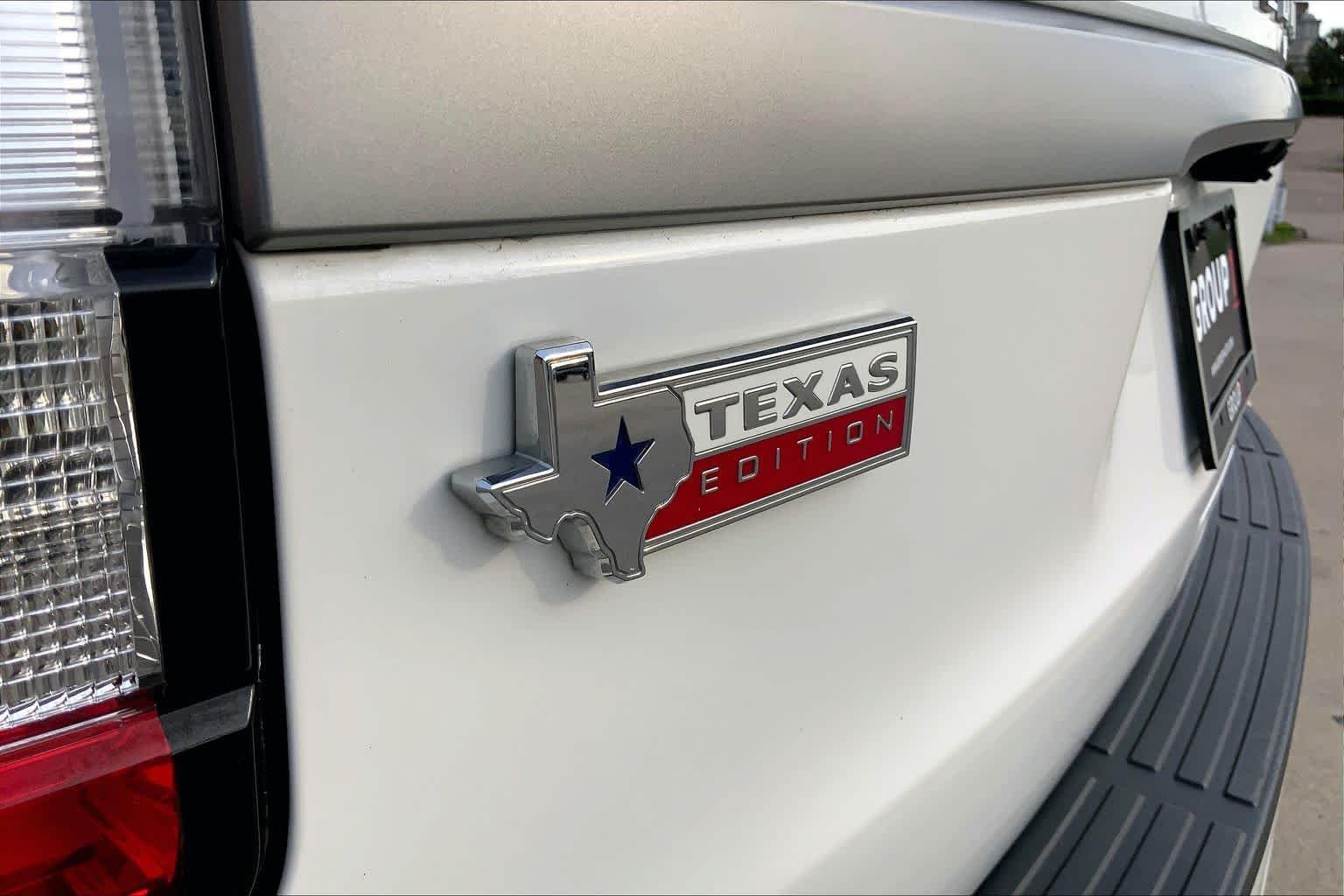 Used 2024 Star White Metallic Tri-Coat Ford XLT image 10