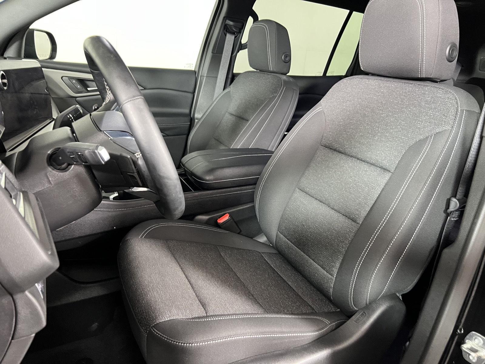 Used 2025 Mosaic Black Metallic Chevrolet AWD LT image 16