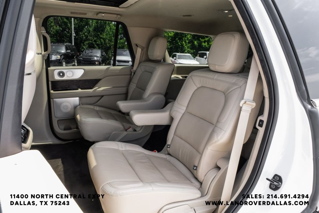 Used 2021 White Lincoln Reserve image 48