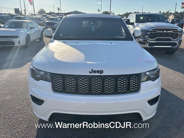 Used 2019 White Jeep Altitude image 2
