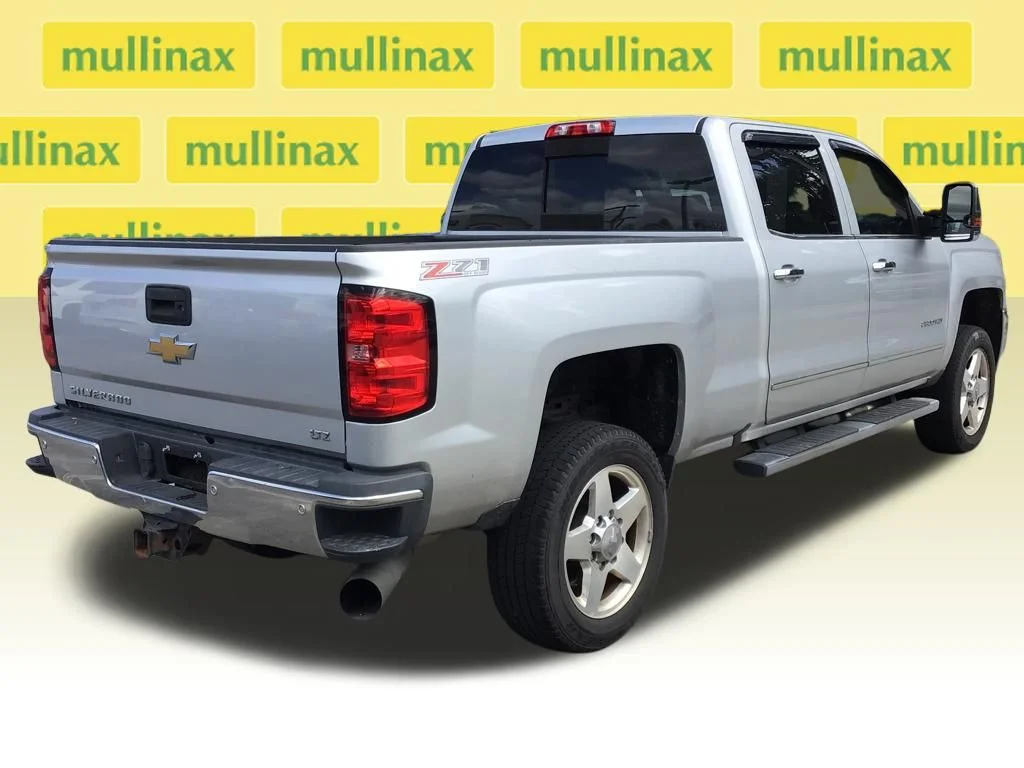 Used 2015 Silver Chevrolet LTZ image 8