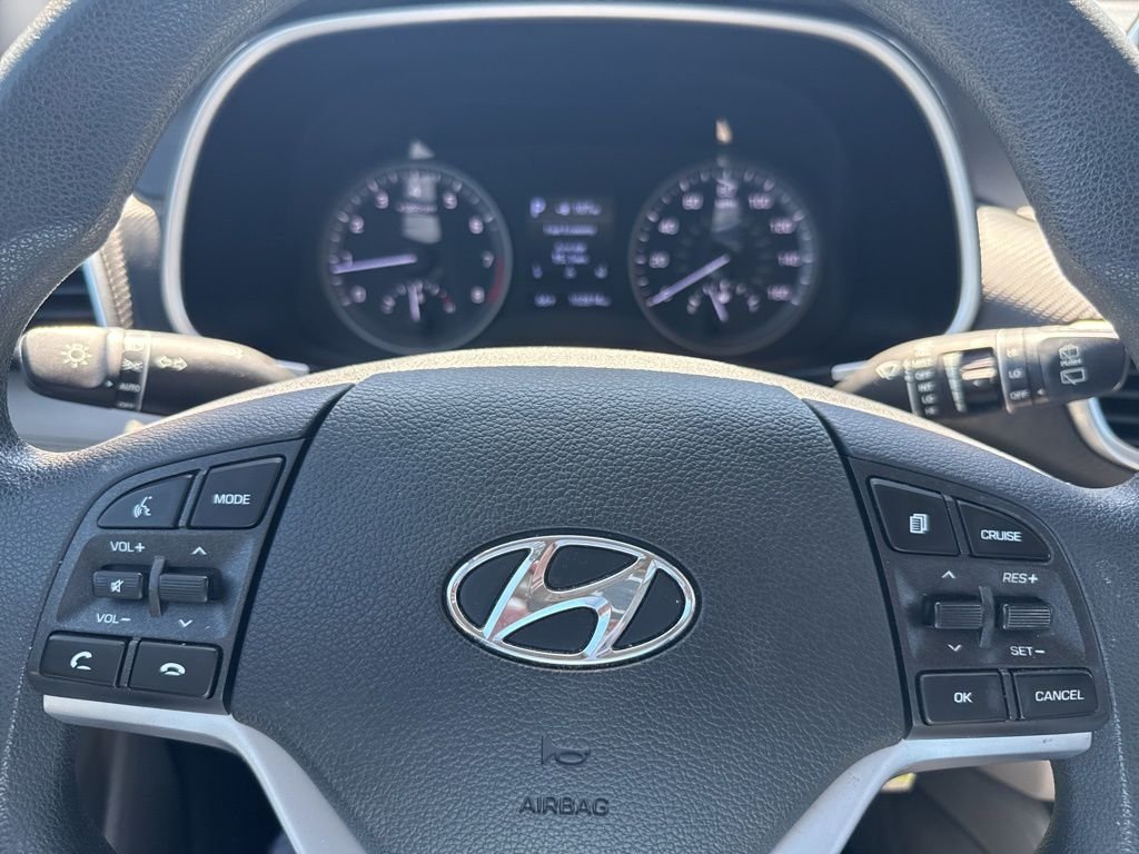 Used 2021 Black Hyundai SE image 18