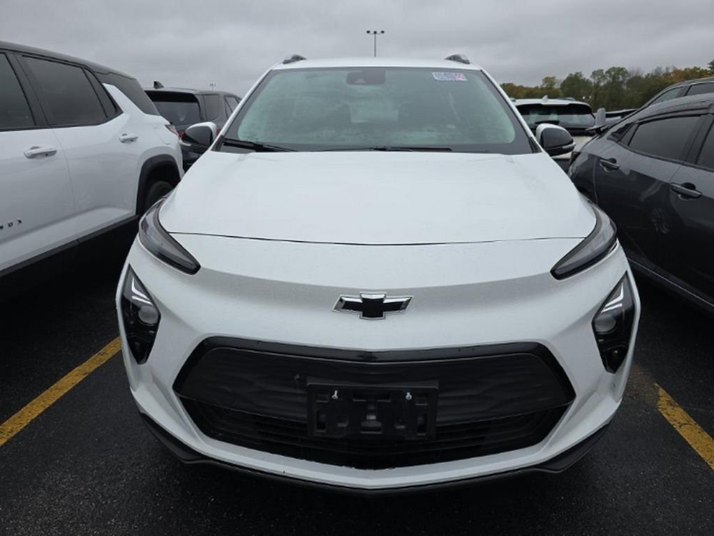 Used 2022 Chevrolet Bolt EUV LT with VIN 1G1FY6S08N4109513 for sale in Parma, OH