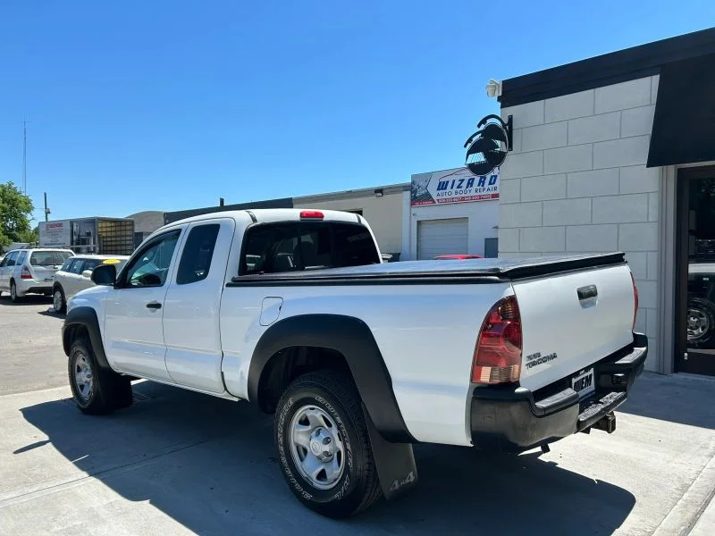 Used 2015 White Toyota Pickup 4D 6 ft image 8
