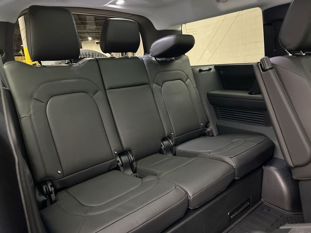 New 2026 Carpathian Grey Land Rover S image 8