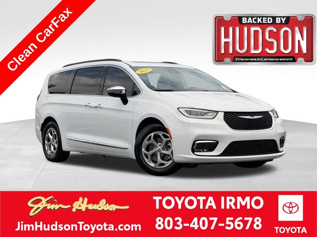 2023 Chrysler Pacifica Limited's photo
