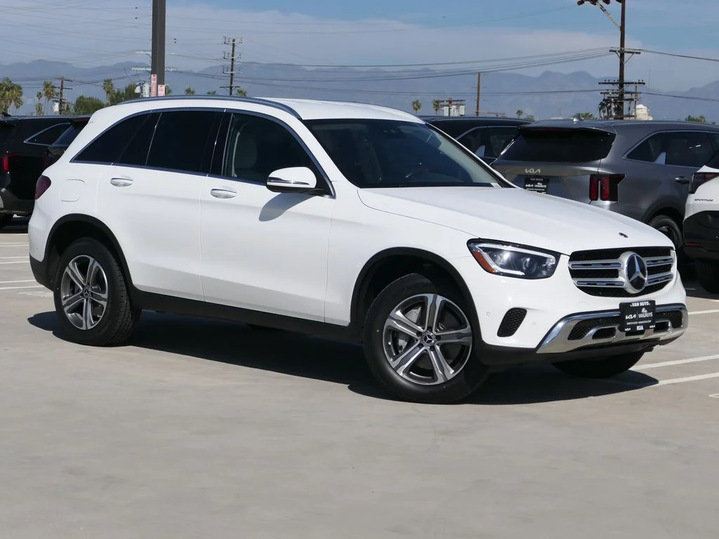 Used 2022 Polar White Mercedes-Benz GLC 300 4MATIC® image 1