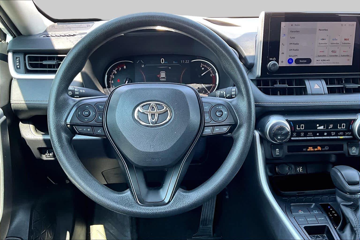 Used 2025 Ice Cap Toyota XLE image 6