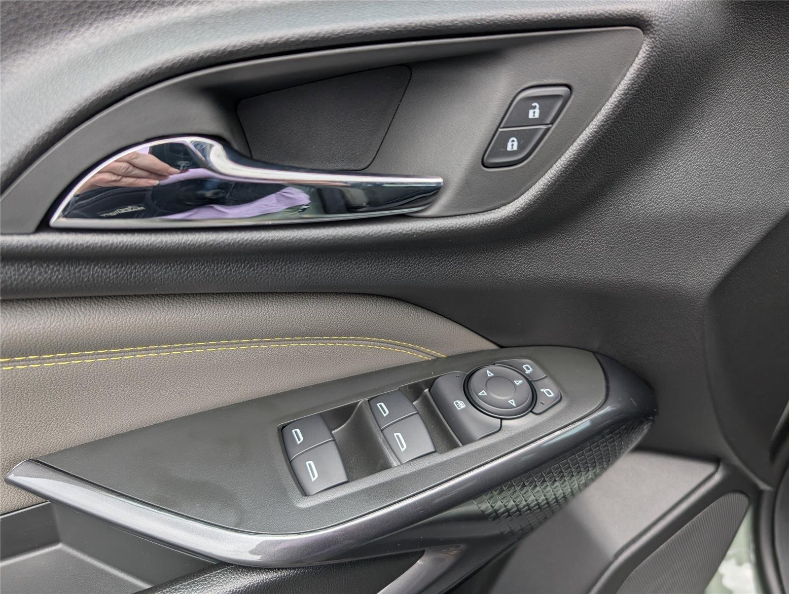 New 2026 Cacti Green Chevrolet ACTIV image 33