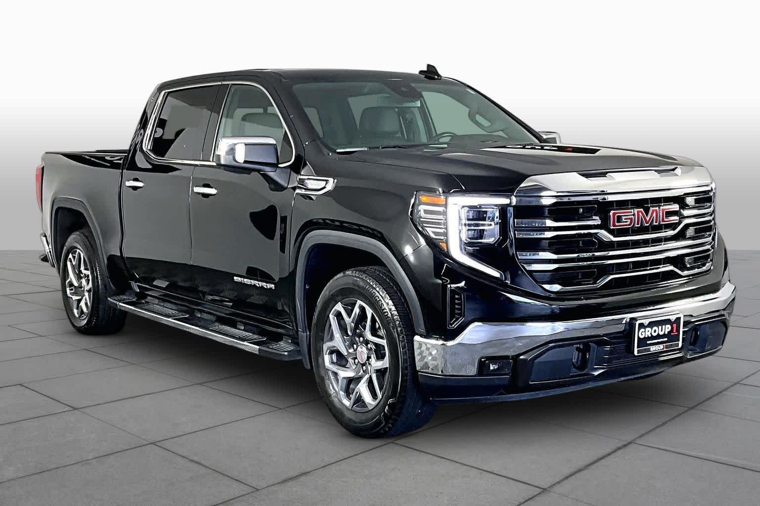 Used 2023 Onyx Black GMC SLT image 3