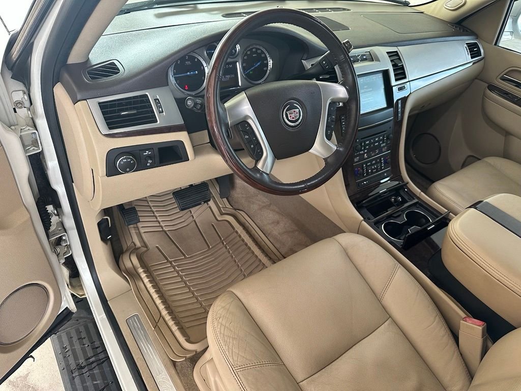 Used 2011 White Cadillac Premium image 9