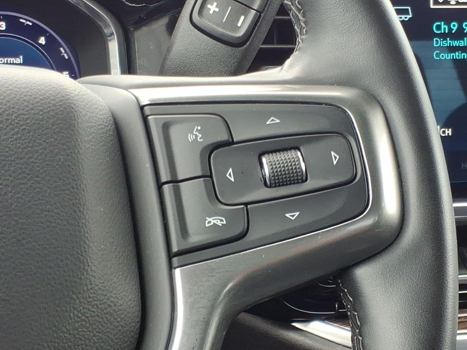 Used 2025 Sterling Gray Metallic Chevrolet LT image 29