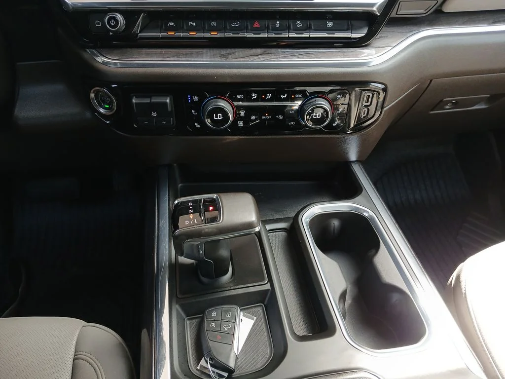 2023 Chevrolet Silverado 1500 LTZ - Photo 16