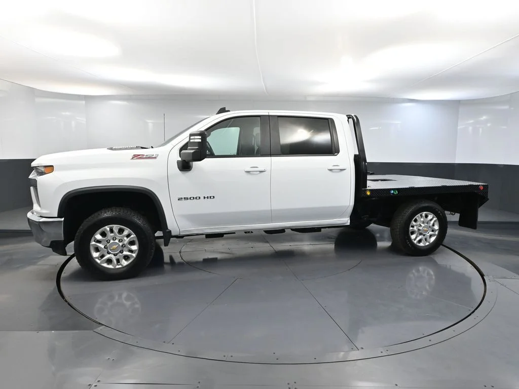 Used 2023 White Chevrolet LT image 12