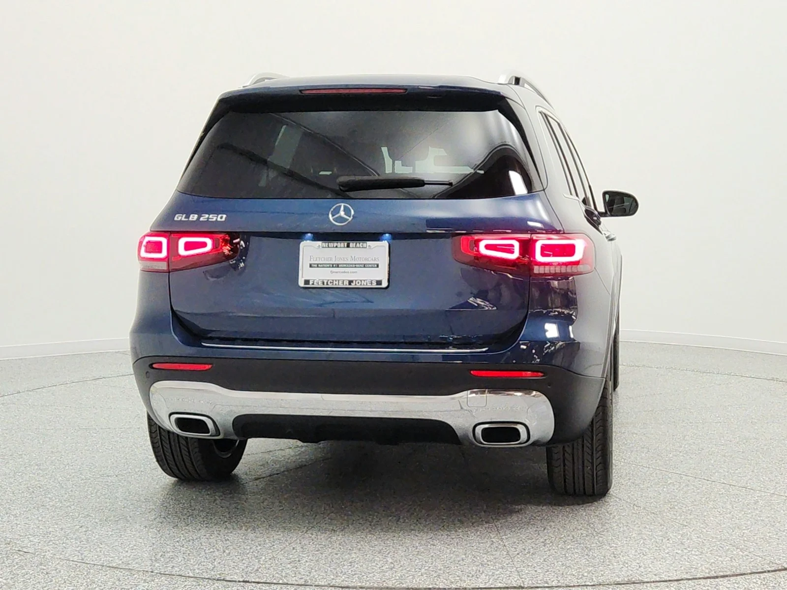Used 2022 Denim Blue Metallic Mercedes-Benz GLB 250 SUV image 6
