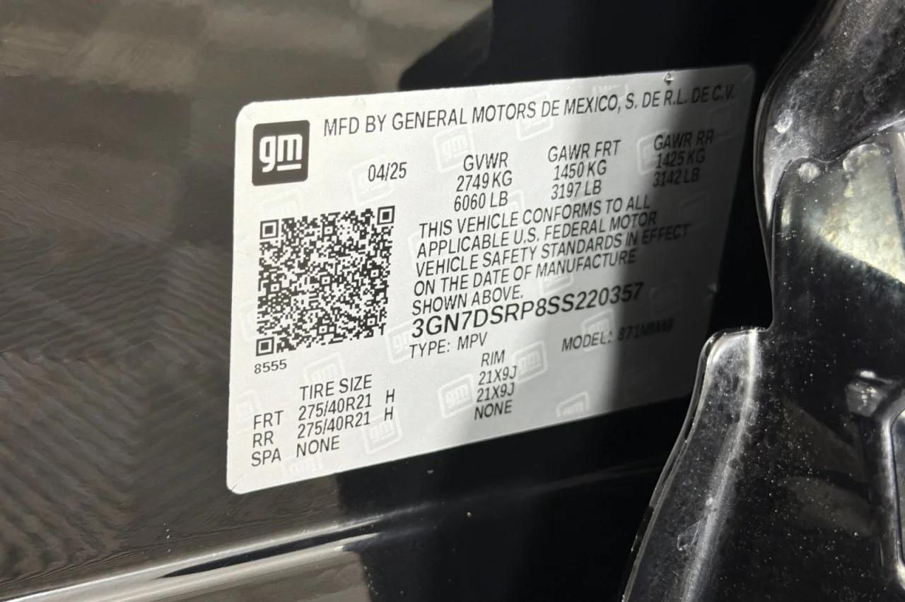 Used 2025 Black Chevrolet RS image 26