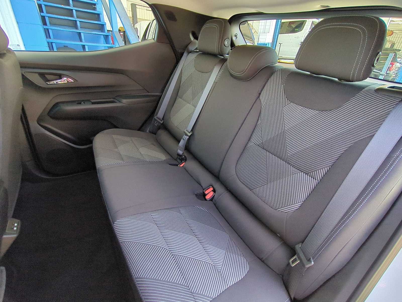 New 2027 Summit White Chevrolet LT image 24