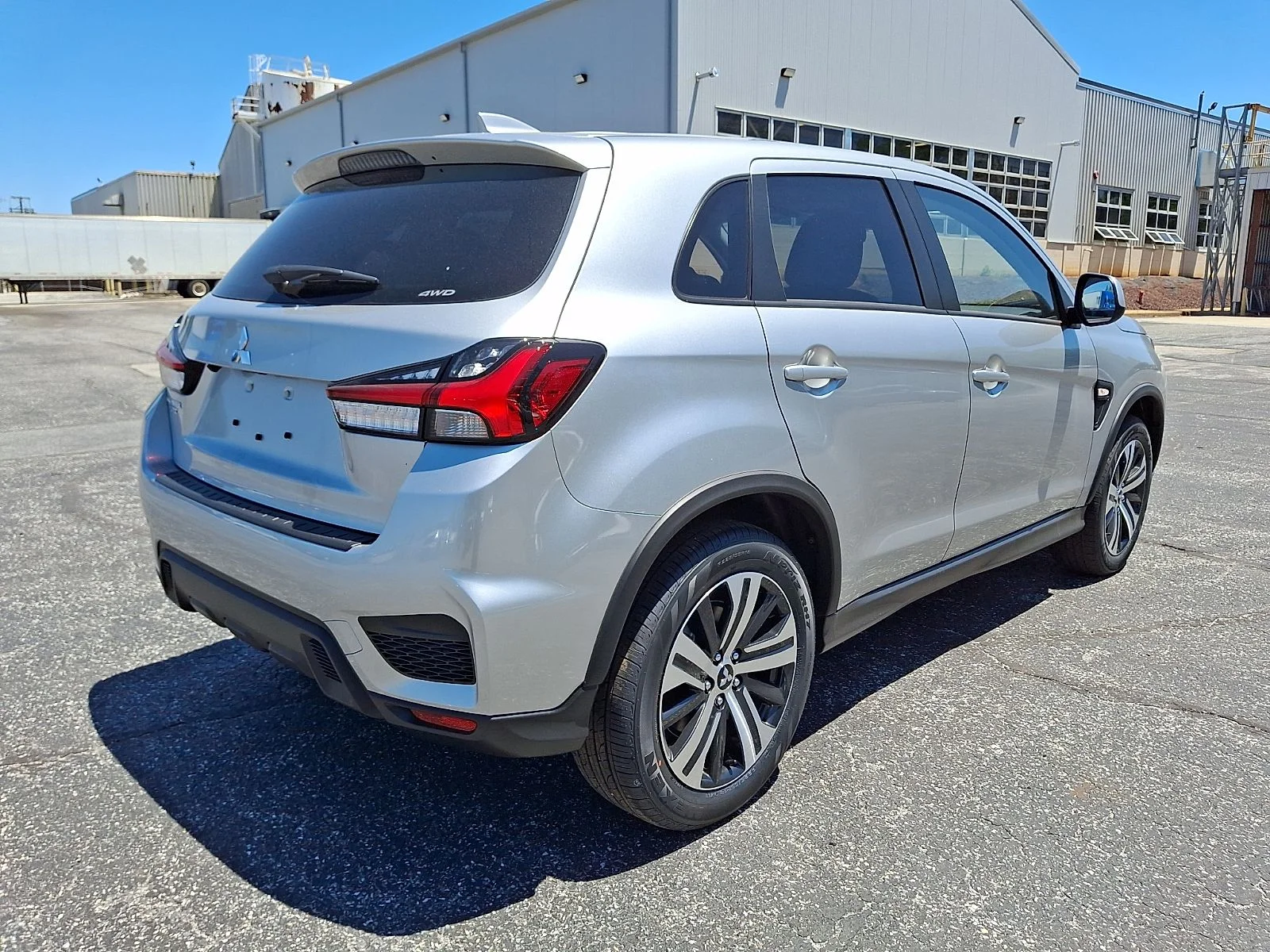 New 2026 Silver Mitsubishi 2.0 ES image 8
